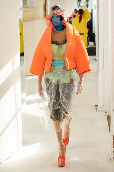 Look 5